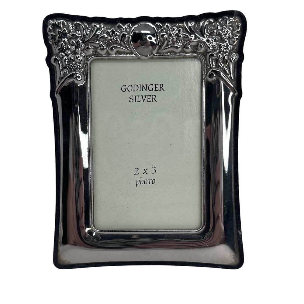 Godinger Silver 2x3 Frame Velvet Back With Stand- Silver